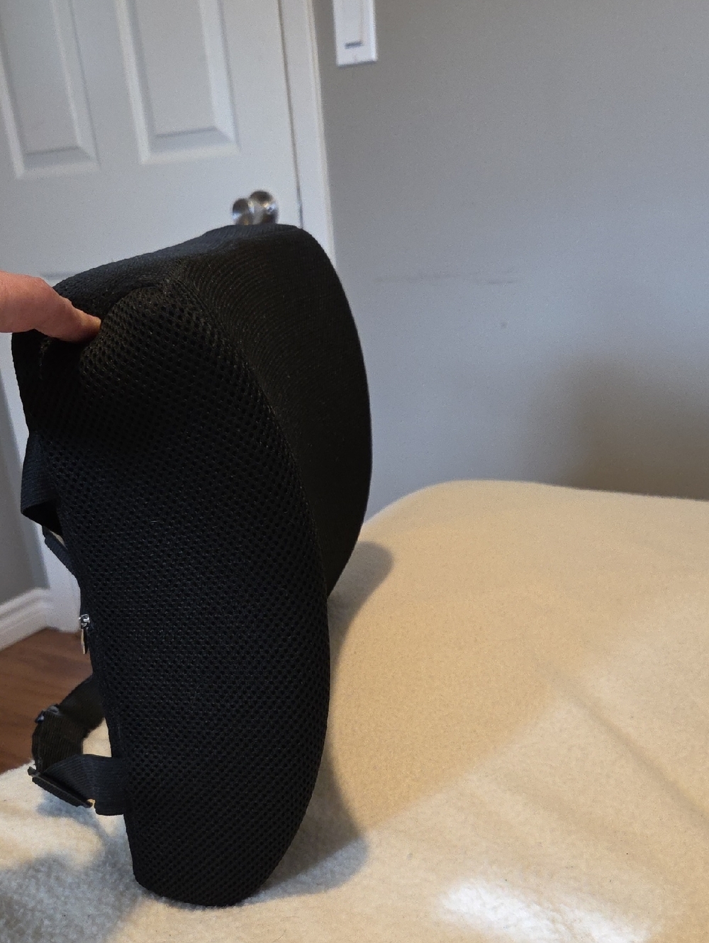 Black Mesh Lumbar Support Pillow